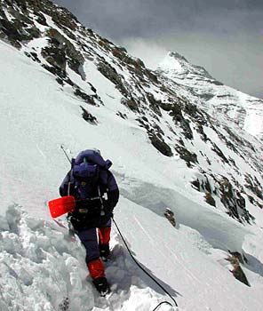 Dave Hahn of International Mountain Guides leading on upper Everest