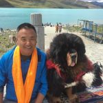 Ang Jangbu posing with a Tibetan Mastif (Mike Hamill)