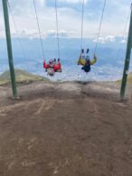 Swinging in Ecuador (Kim Sieradzki)